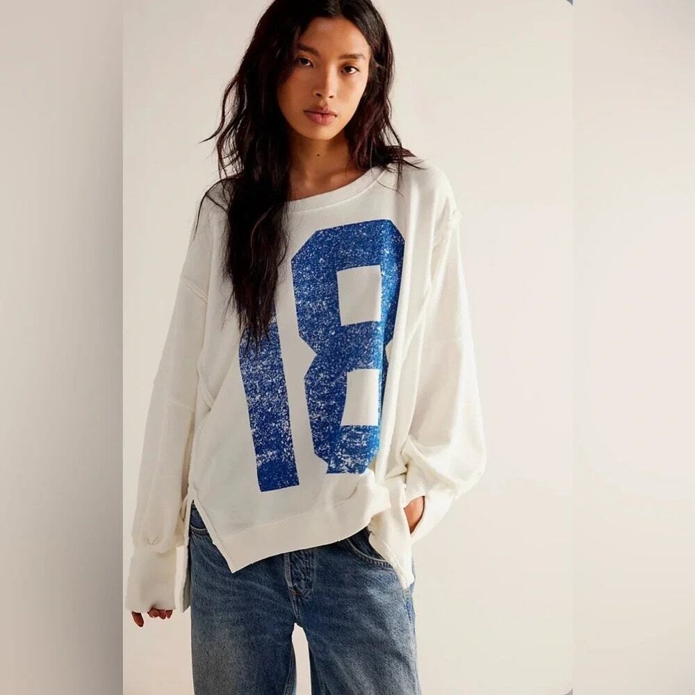 FREE PEOPLE | Camden 18 Graphic Beige Pullover Sweater Slouchy Oversized XS